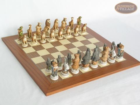 Jungle Life Chessmen with Spanish Traditional Chess Board [Extra Large]